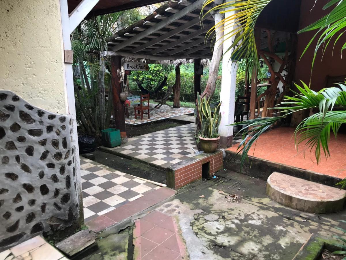 Hostal Asi Es Mi Tierra Balgue Exterior foto